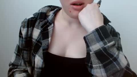 Snapshot of leyla_le chatting on 05.27.26 Leyla online show from 05.27.26