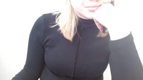 Snapshot of leyla_le chatting on 05.30.26 Leyla online show from 05.30.26