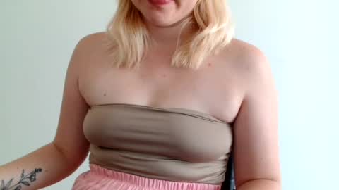 Leyla online show from 08.04.26