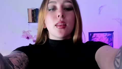 Snapshot of leyla_miller_ chatting on 06.01.26 Leyla Miller online show from 06.01.26