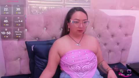 Snapshot of leyla_smithh chatting on 09.20.25 Leyla smithh online show from 09.20.25