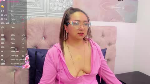 Snapshot of leyla_smithh chatting on 09.28.25 Leyla smithh online show from 09.28.25