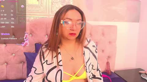 Snapshot of leyla_smithh chatting on 09.30.25 Leyla smithh online show from 09.30.25