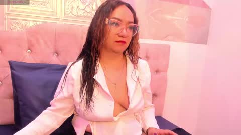 Snapshot of leyla_smithh chatting on 10.16.25 Leyla smithh online show from 10.16.25