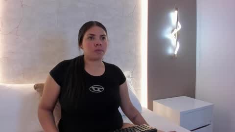 L E Y R E  online show from 01.18.26