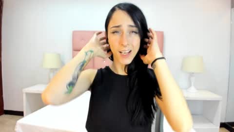 Snapshot of lhiamfitt chatting on 12.27.24 lhiamfitt online show from 12.27.24