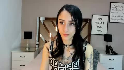 Snapshot of lhiamfitt chatting on 01.15.25 lhiamfitt online show from 01.15.25