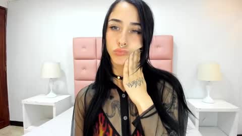 Snapshot of lhiamfitt chatting on 01.20.25 lhiamfitt online show from 01.20.25