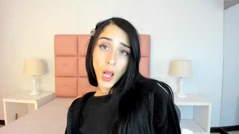 Snapshot of lhiamfitt chatting on 01.24.25 lhiamfitt online show from 01.24.25