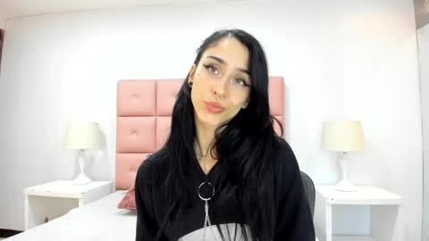 Snapshot of lhiamfitt chatting on 01.25.25 lhiamfitt online show from 01.25.25