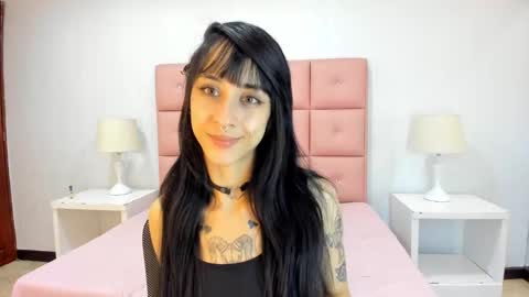 Snapshot of lhiamfitt chatting on 02.04.25 lhiamfitt online show from 02.04.25