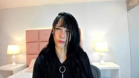 Snapshot of lhiamfitt chatting on 03.05.25 lhiamfitt online show from 03.05.25