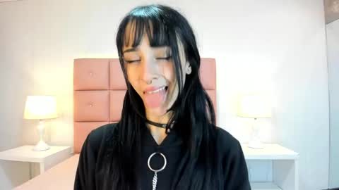 Snapshot of lhiamfitt chatting on 03.08.25 lhiamfitt online show from 03.08.25