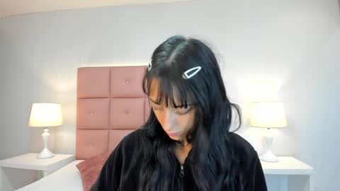 Snapshot of lhiamfitt chatting on 03.11.25 lhiamfitt online show from 03.11.25