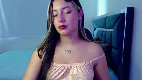 Lia  online show from 10.19.25