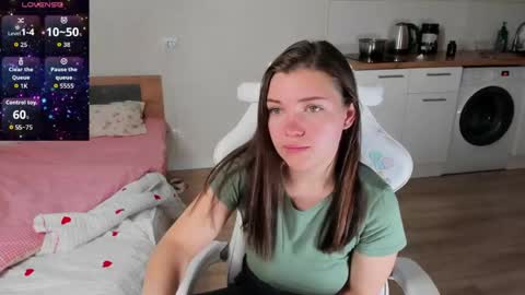 lia_2002_ online show from 04.16.26