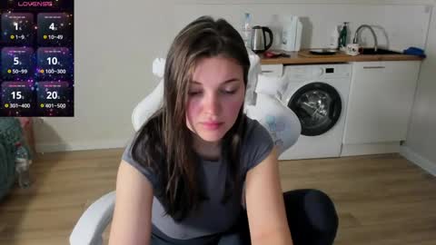 lia_2002_ online show from 04.25.26