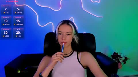Snapshot of lia_dream_ chatting on 06.15.26 lia_dream_ online show from 06.15.26