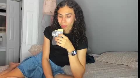 Snapshot of lia_hdz chatting on 09.15.25 Kabroncita online show from 09.15.25