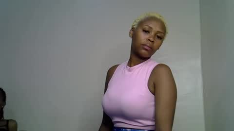 Snapshot of lia_jupiter1 chatting on 10.04.25 lia online show from 10.04.25