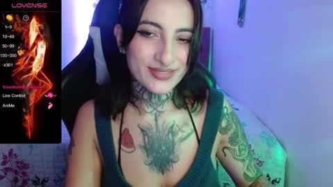 Snapshot of lia_miss2 chatting on 09.19.25 lia spicy ig online show from 09.19.25