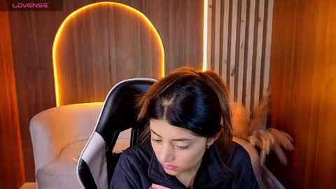Snapshot of lia_queen_tx chatting on 05.26.26 Online 1400 - 2100 online show from 05.26.26