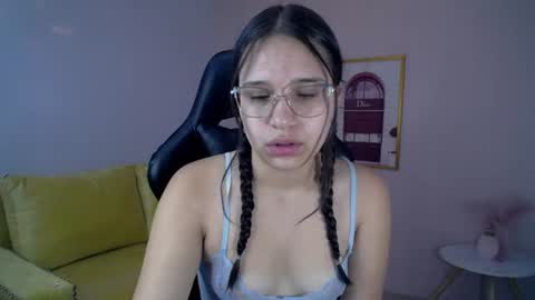Snapshot of lia_rose_ch chatting on 06.19.26 lia_rose_ch online show from 06.19.26
