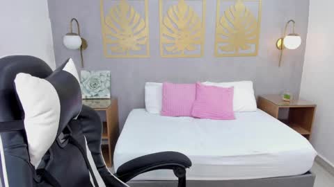 Lia  online show from 01.29.25