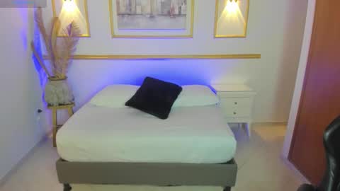 Lia  online show from 12.19.25