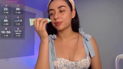 Snapshot of liaa_cute_ chatting on 10.11.25   lia  online show from 10.11.25