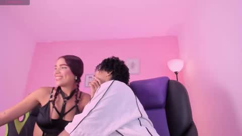 Snapshot of liaamoretzz chatting on 09.15.25 liaa moretzz online show from 09.15.25