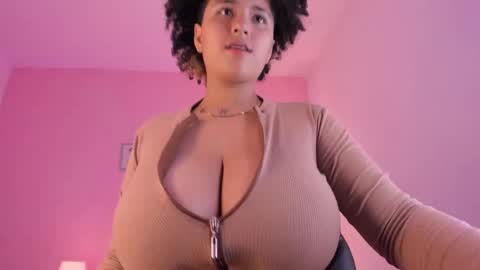 Snapshot of liaamoretzz chatting on 10.03.25 liaa moretzz online show from 10.03.25