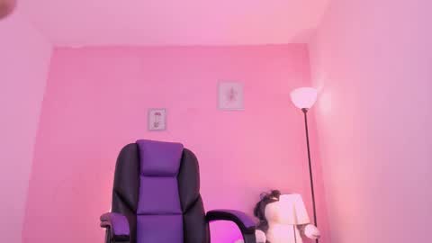 Snapshot of liaamoretzz chatting on 10.18.25 liaa moretzz online show from 10.18.25