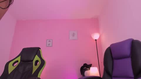 Snapshot of liaamoretzz chatting on 11.24.25 liaa moretzz online show from 11.24.25