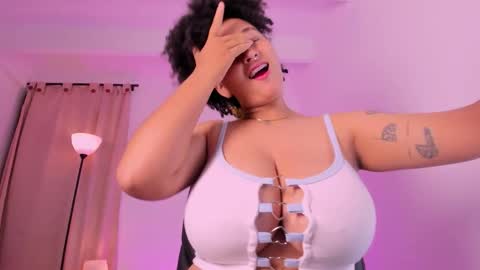 Snapshot of liaamoretzz chatting on 12.04.25 liaa moretzz online show from 12.04.25