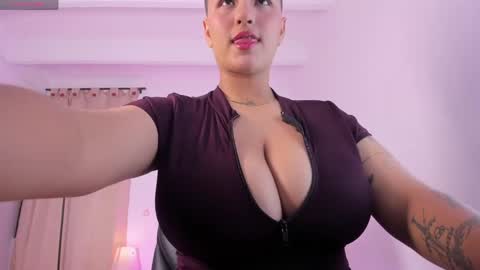 Snapshot of liaamoretzz chatting on 05.13.26 liaa moretzz online show from 05.13.26