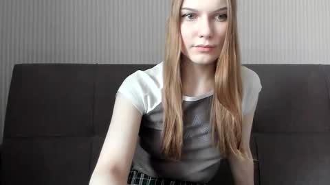Julia  online show from 04.30.26