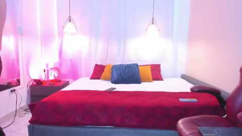 Lia Bell online show from 07.08.26
