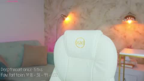 Lia Cox online show from 12.14.25