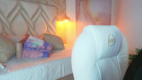 Lia Cox online show from 04.01.26