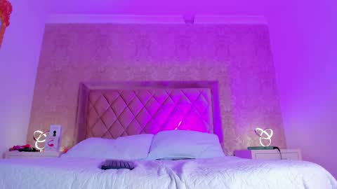 Lia online show from 02.14.25