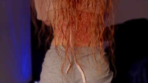 Snapshot of liahilton_ chatting on 02.03.25 lh6 9c online show from 02.03.25