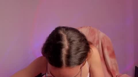 Snapshot of liahilton_ chatting on 09.17.25 lh6 9c online show from 09.17.25