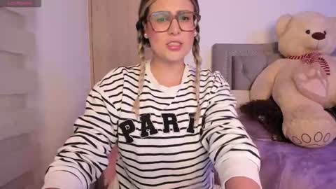 Lia  online show from 12.18.25