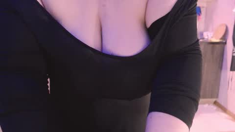 miss Lia  colection for travel online show from 01.07.25