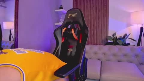 Liam Collins online show from 12.17.25