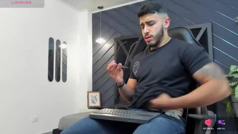 LIAM KLEIN online show from 11.08.25