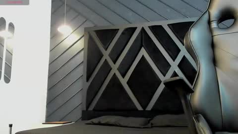 LIAM KLEIN online show from 11.20.25