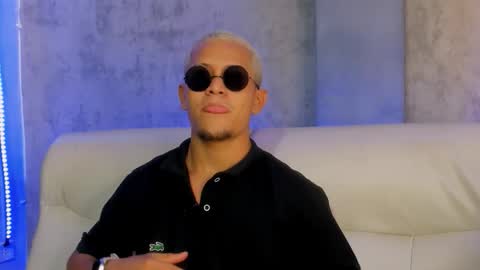 liam_knight online show from 11.18.25