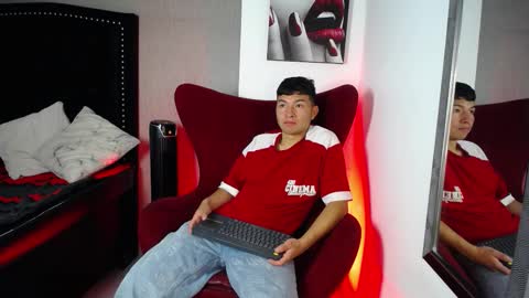 Snapshot of liam_sean chatting on 02.18.26 Liam online show from 02.18.26